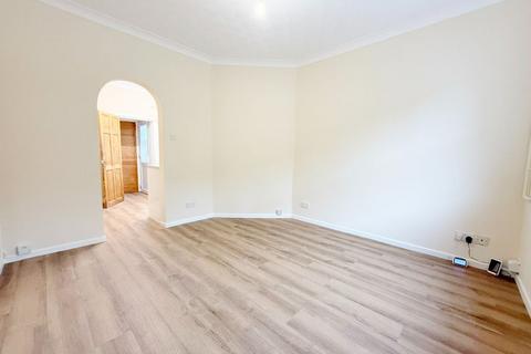 2 bedroom terraced house to rent, Stanley Road, Newmarket