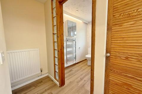 2 bedroom terraced house to rent, Stanley Road, Newmarket