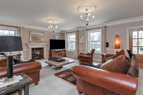 7 bedroom detached house for sale, Todds Green, Stevenage, Hertfordshire, SG1