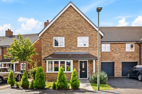 undefined, Reeves Crescent, Horley RH6