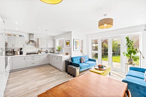 undefined, Reeves Crescent, Horley RH6
