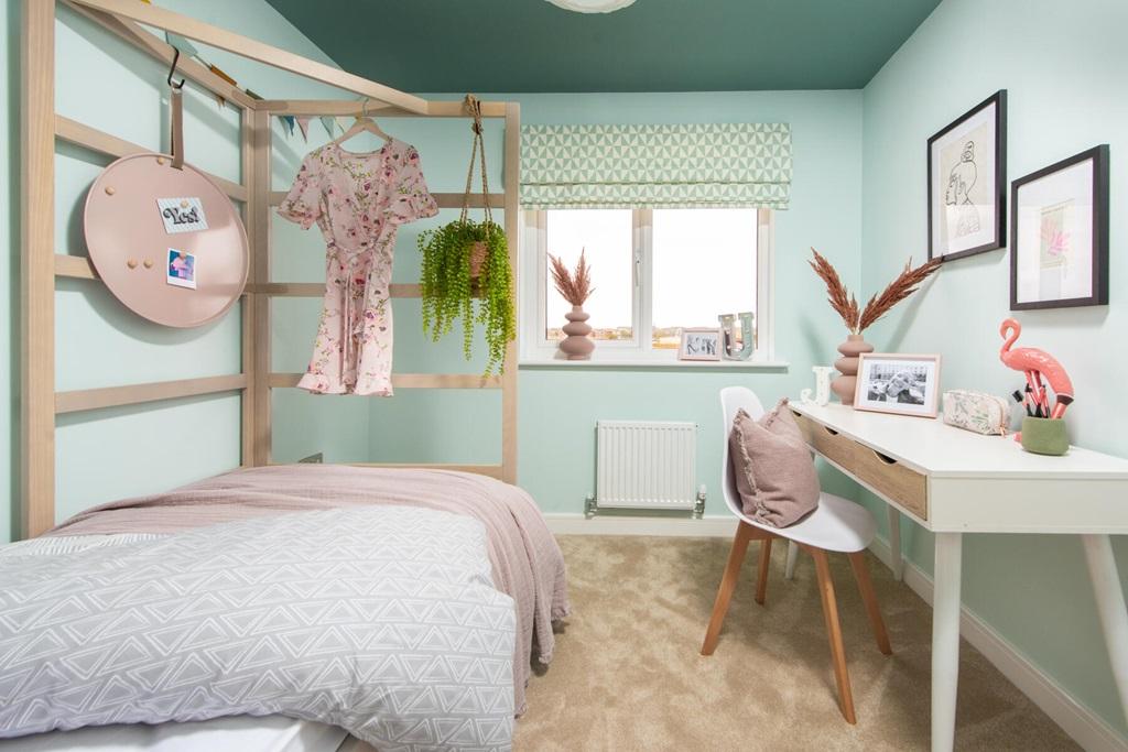 Choice of 4 bedrooms gives plenty of room for a...