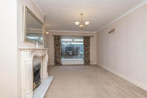 3 bedroom semi-detached bungalow for sale, Broadley Grove, Halifax