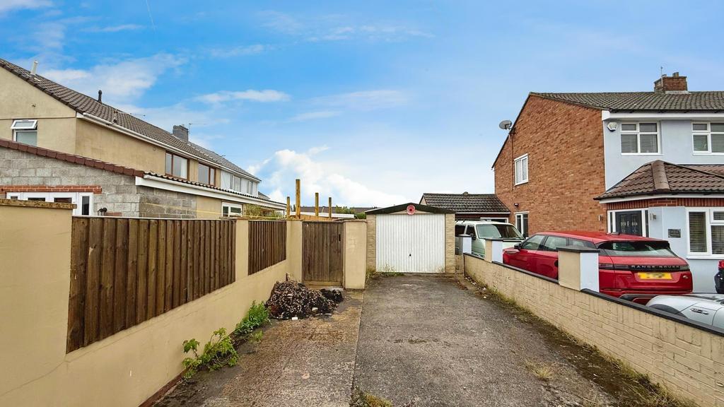 Garage & driveway