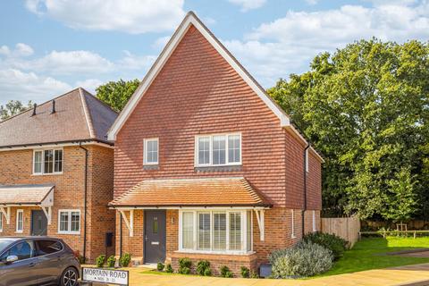 3 bedroom detached house for sale, Mortain Road, East Grinstead RH19