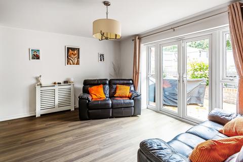 10 Hill Close, Edenbridge, TN8 6EF