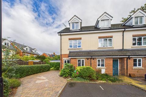 3 bedroom end of terrace house for sale, Gloster Close, Farnborough, Hampshire, GU14