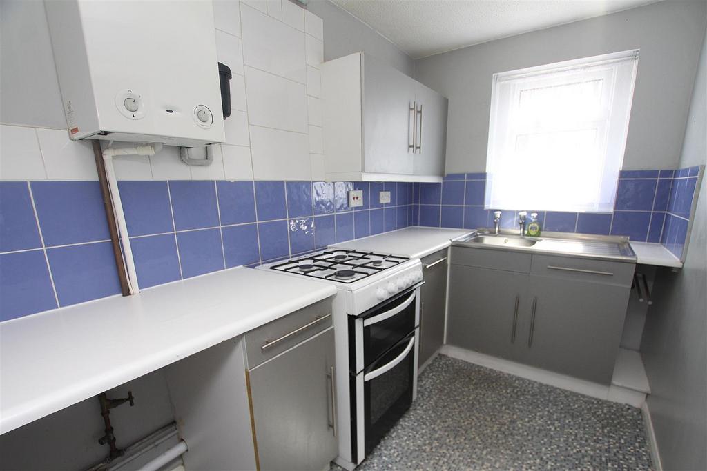 Kitchen a.jpg