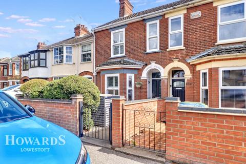3 bedroom end of terrace house for sale, London Road South, Lowestoft
