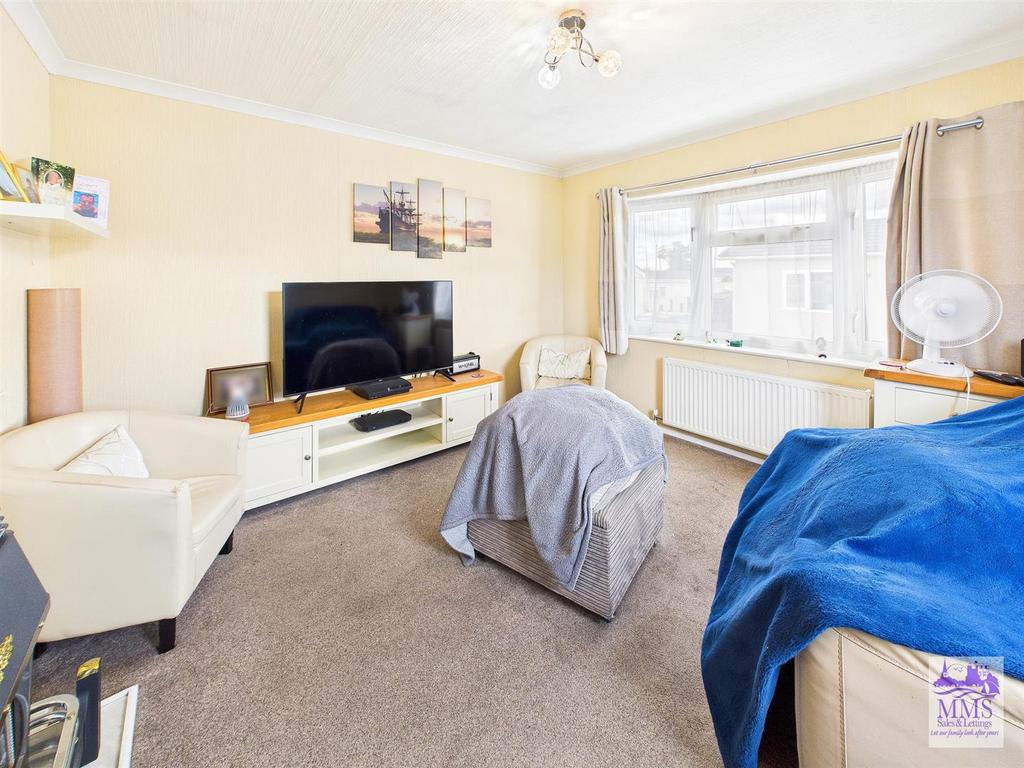 CAM04098 G0-PR0096-STILL002.jpg