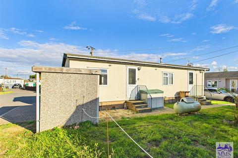 2 bedroom park home for sale, Oak Close, Vicarage Lane, Hoo, Rochester