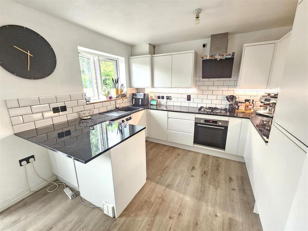 Kitchen Area.jpg