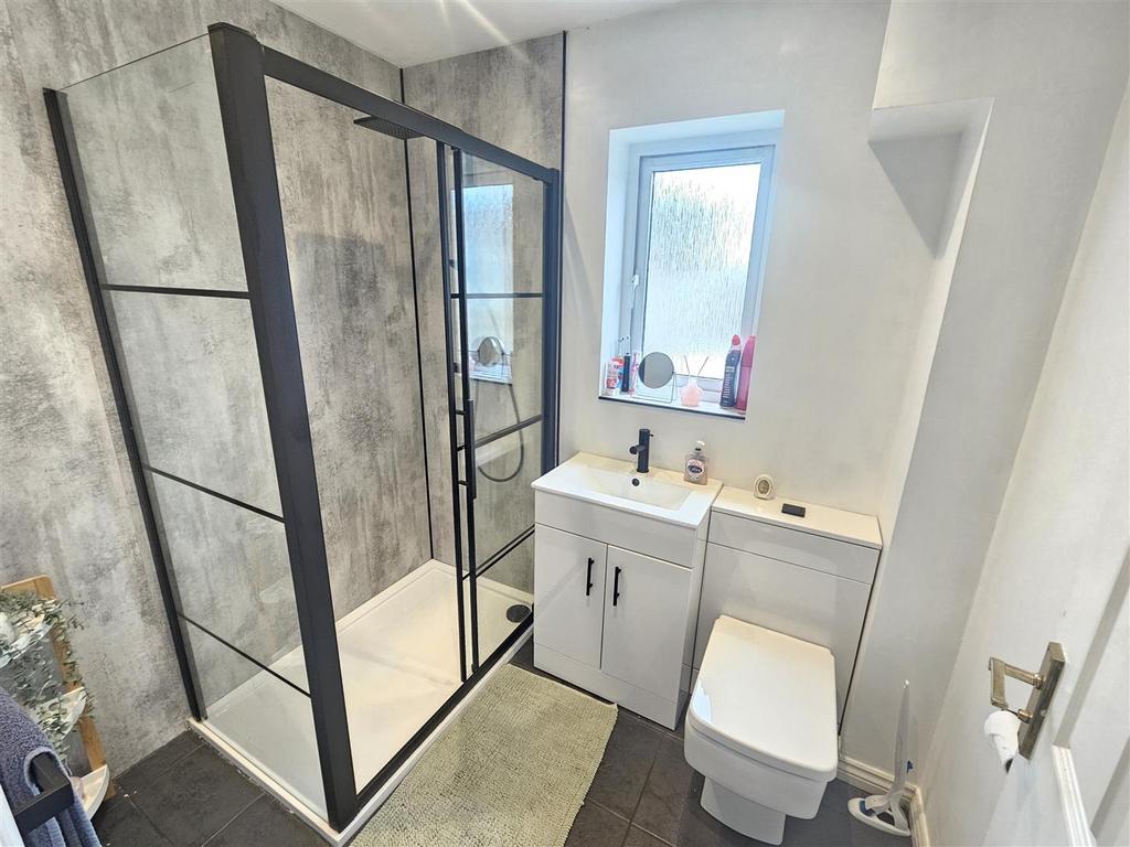 Shower Room.jpg