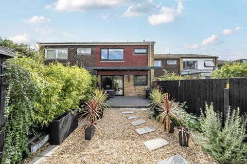 undefined, West Molesey,  Surrey,  KT8