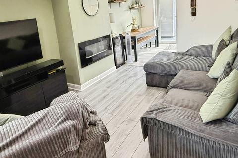 3 bedroom terraced house for sale, Fastnet Road, Thurnby Lodge, Leicester, LE5