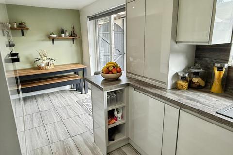 3 bedroom terraced house for sale, Fastnet Road, Thurnby Lodge, Leicester, LE5