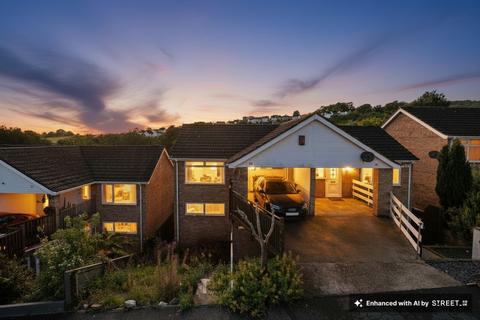 3 bedroom semi-detached house for sale, Howard Close, Teignmouth, TQ14