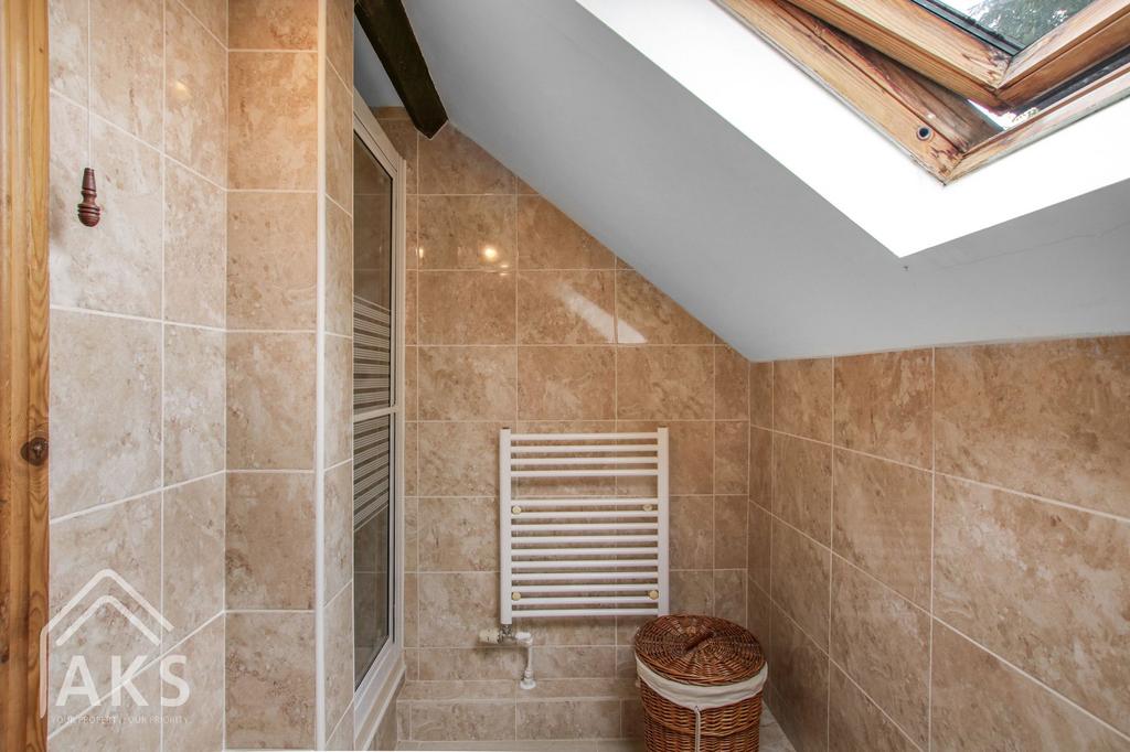 Bed 1 en-suite