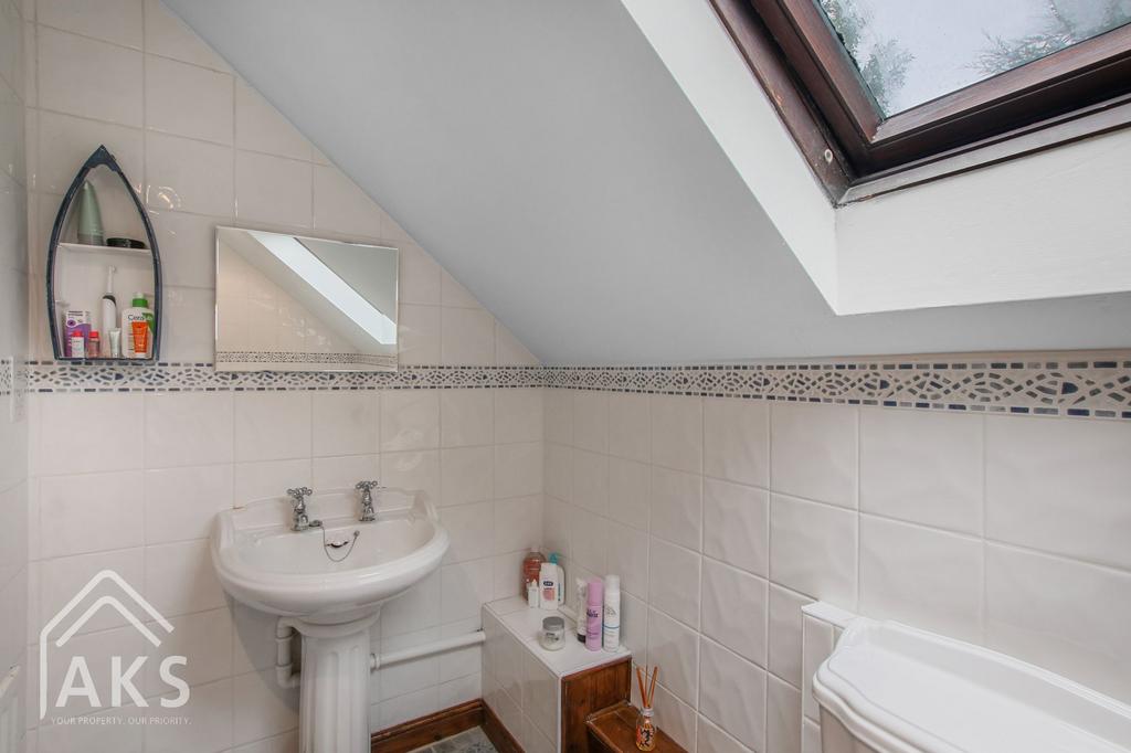 Main bathroom