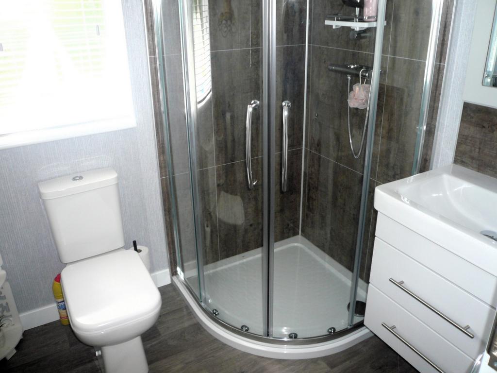Shower/WC