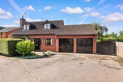 1 Severn Heights, Holt Heath, Worcestershire. WR6 6NX