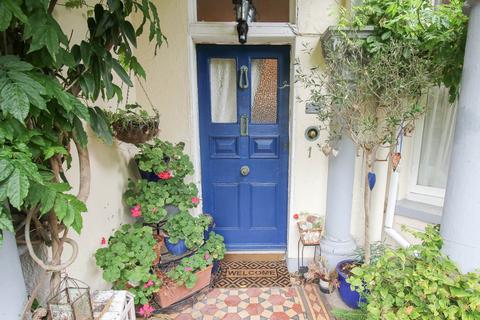 undefined, Uphill*Period Ground Floor Flat*Beautifully Presented*