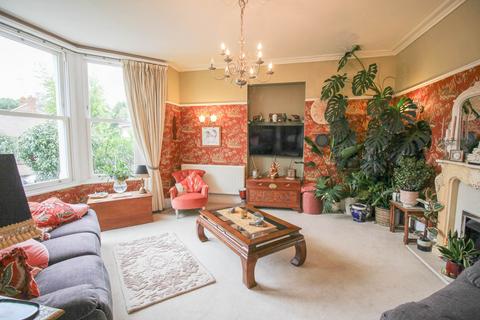 undefined, Uphill*Period Ground Floor Flat*Beautifully Presented*