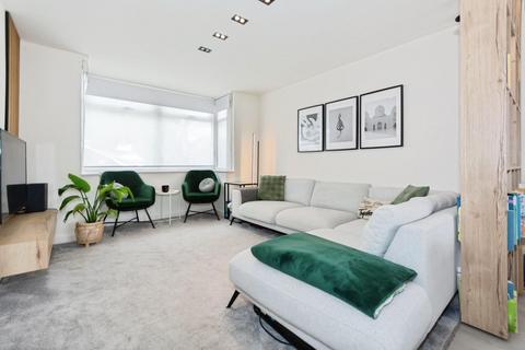 55 Elmstead Avenue, Birmingham, B33 0PQ