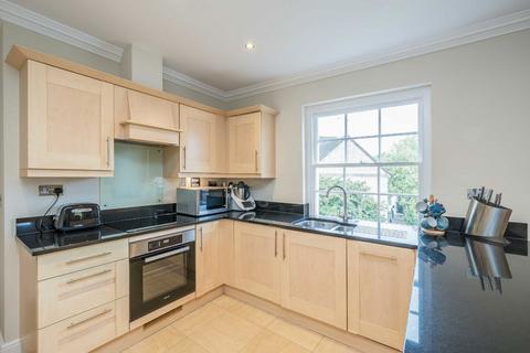 2 bedroom flat for sale, Lower Square, Old Isleworth TW7