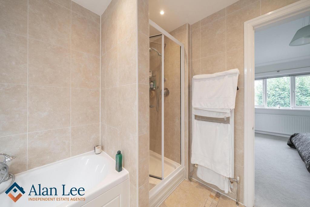 Bed One Ensuite