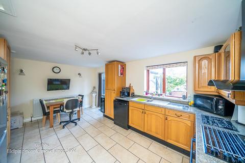 5 bedroom semi-detached house for sale, Richards Street, Wednesbury WS10