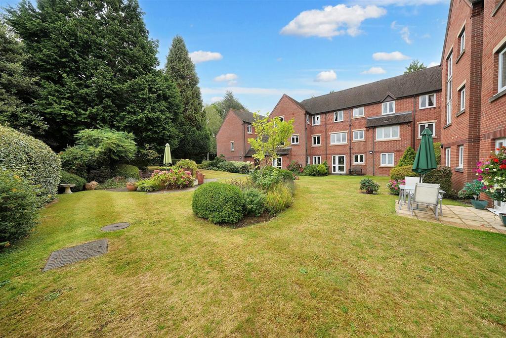 Rear Garden 4.jpg