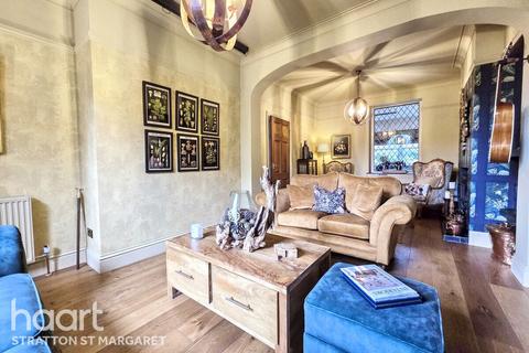 3 bedroom character property for sale, The Beeches, Lady Lane, Blunsdon