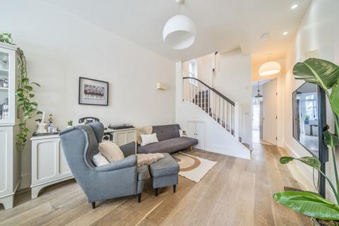 3 bedroom end of terrace house for sale, Wendell Road, London