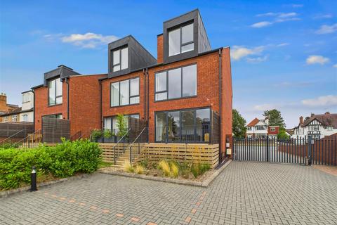 3 bedroom townhouse for sale, Shipston Road, Stratford-Upon-Avon CV37