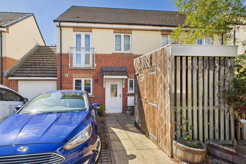 Two bedroom home in popular lydney location!..