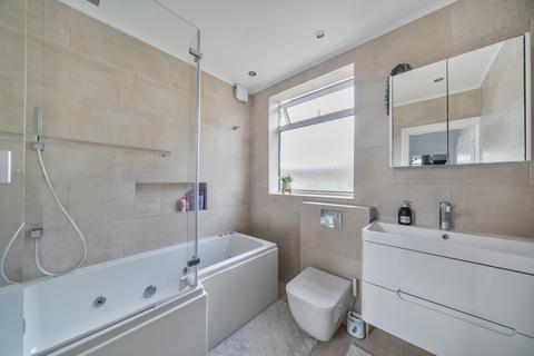11 Pitfold Road, London, SE12 9JB
