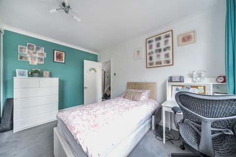 11 Pitfold Road, London, SE12 9JB