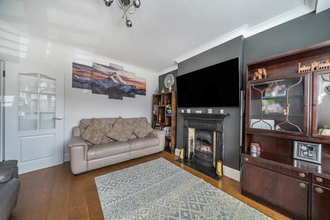 11 Pitfold Road, London, SE12 9JB