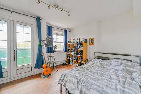 2 bedroom flat for sale, Worsopp Drive, Clapham Common South Side, Clapham, SW4