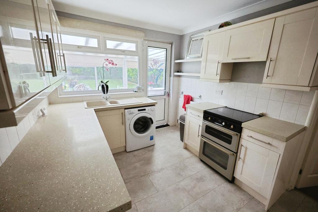 Pbox-kitchen-335449.JPG