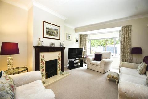 3 bedroom semi-detached house for sale, Overstrand Drive, Sutton-On-Hull, Hull