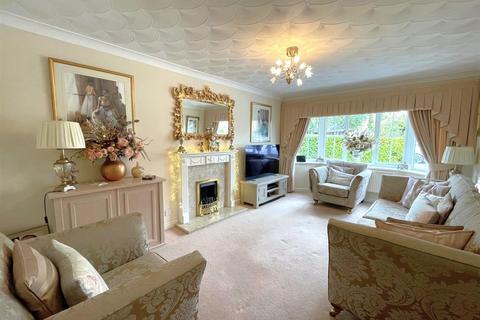 4 bedroom detached house for sale, Farleigh Close, Westhoughton, Bolton