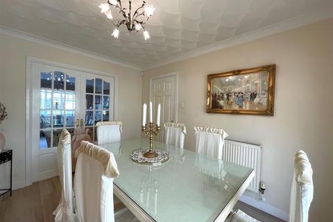 4 bedroom detached house for sale, Farleigh Close, Westhoughton, Bolton