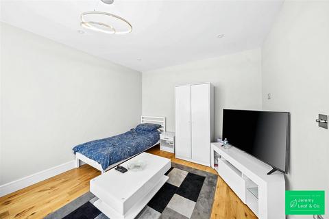 undefined, Ashbourne Avenue, London