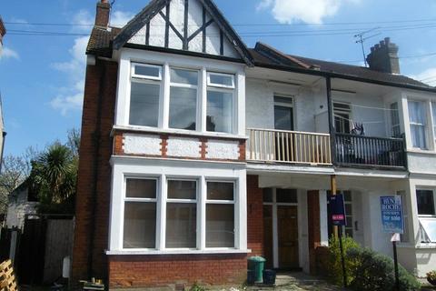 2 bedroom apartment for sale, Ramuz Drive, Westcliff-on-Sea, Essex, SS0