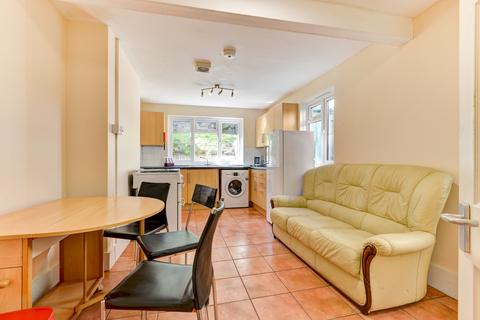5 bedroom house to rent, Hollingbury Road, Brighton BN1