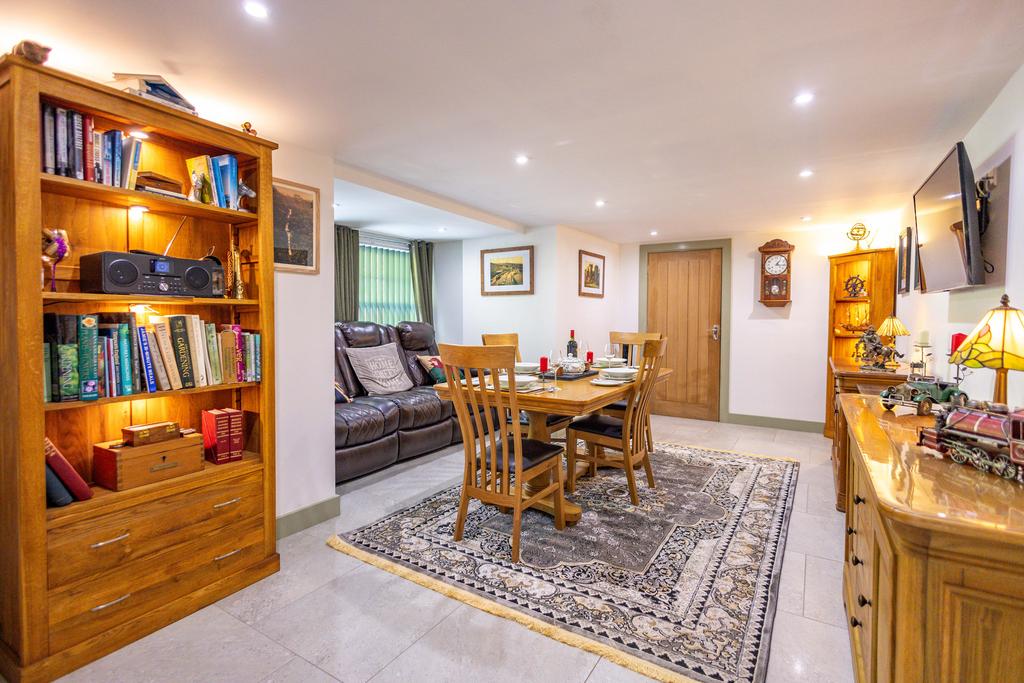 Dining room/cinema room