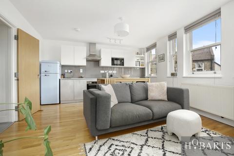 2 bedroom flat for sale, Beatrice Road, London N4