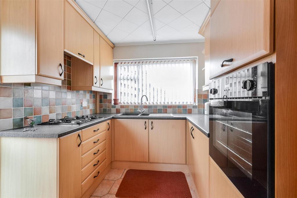 Kitchen 1.jpeg